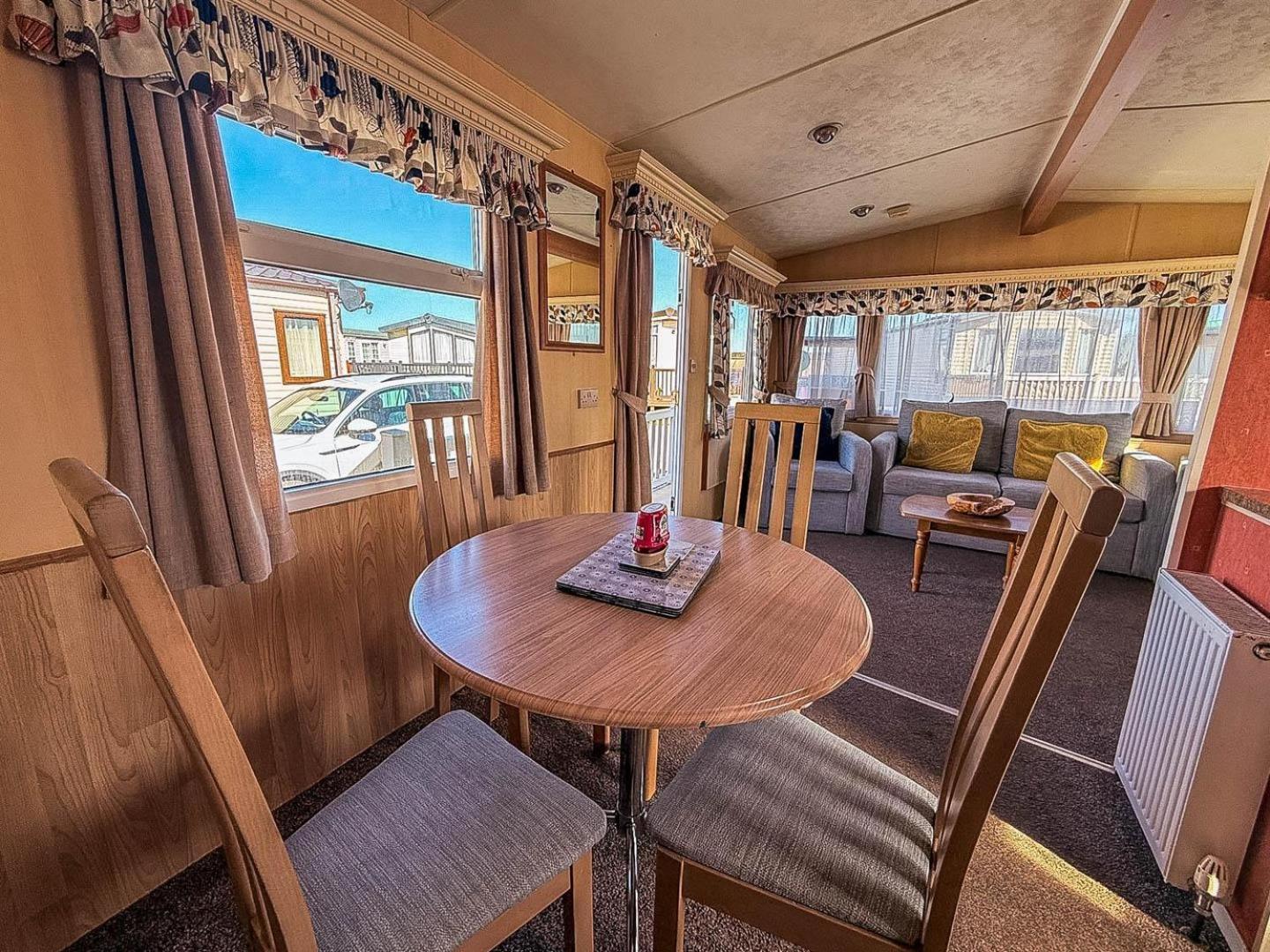 Spacious Caravan For Hire With Decking By The In Suffolk Ref 40094nd Campsite Lowestoft